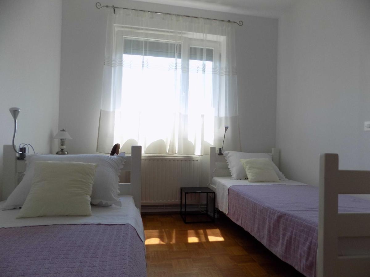 Apartman Borna Vrbnik  Exterior photo