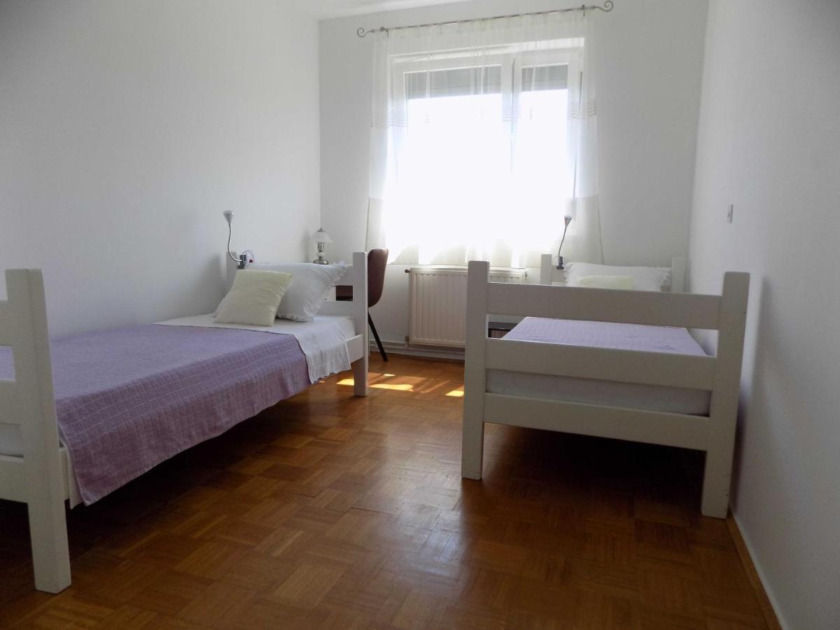 Apartman Borna Vrbnik  Exterior photo